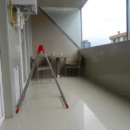 Chemi Saxli Apartment Batumi Bagian luar foto