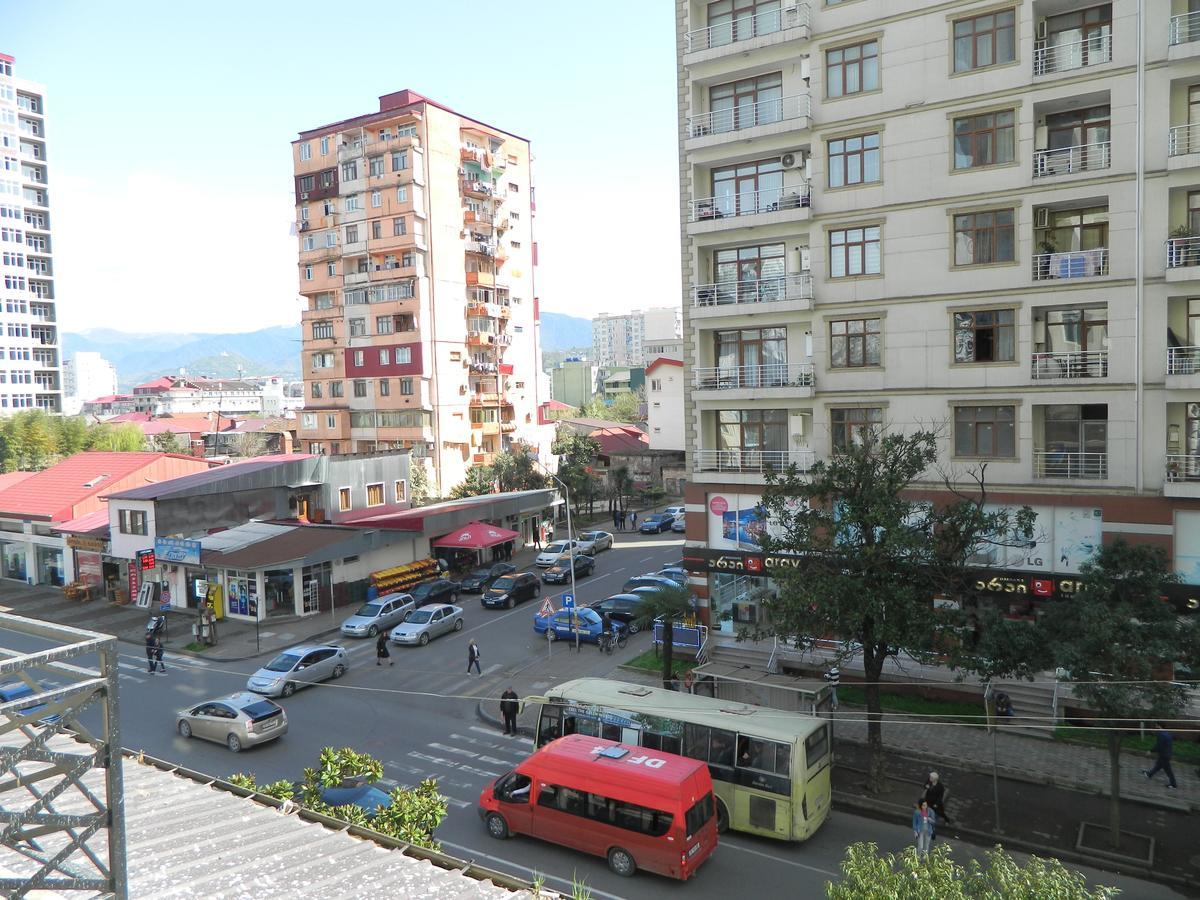 Chemi Saxli Apartment Batumi Bagian luar foto