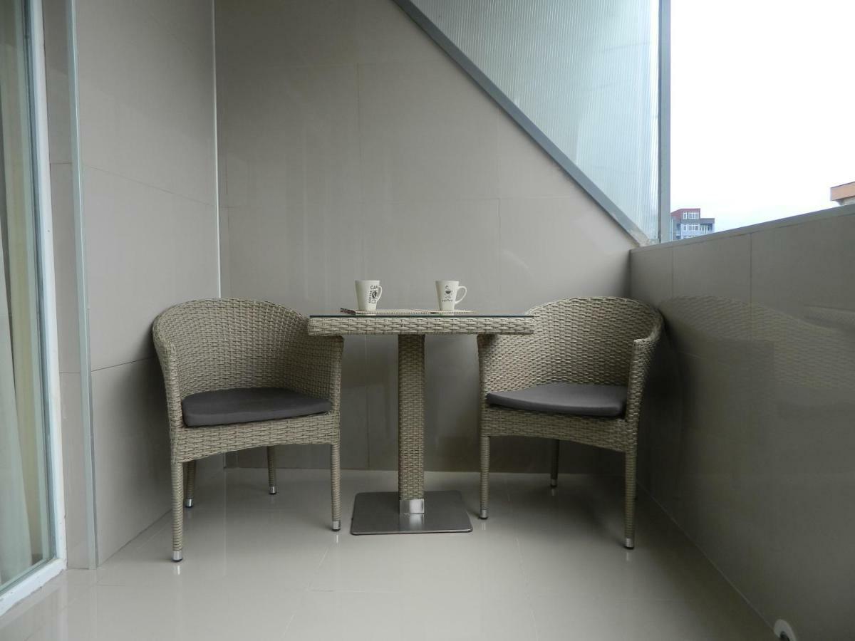 Chemi Saxli Apartment Batumi Bagian luar foto