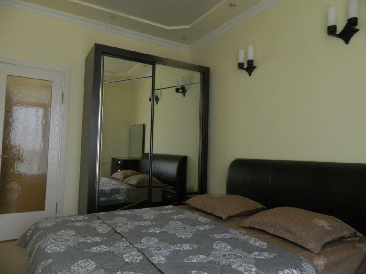 Chemi Saxli Apartment Batumi Bagian luar foto