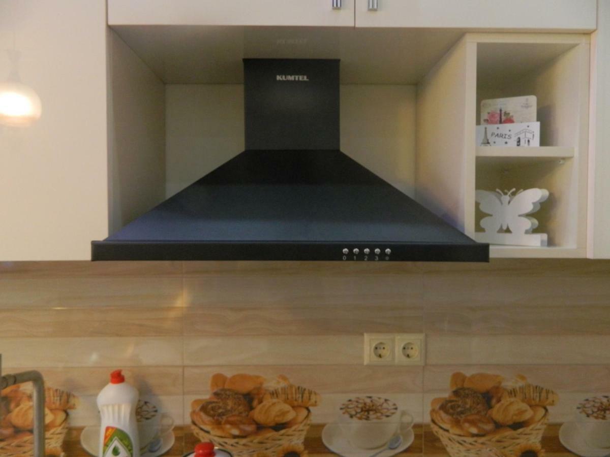 Chemi Saxli Apartment Batumi Bagian luar foto