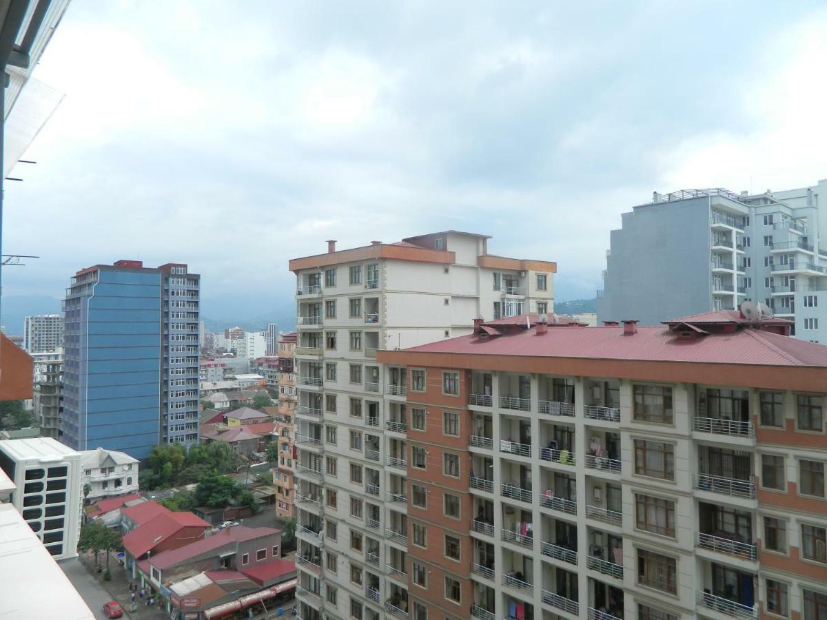 Chemi Saxli Apartment Batumi Bagian luar foto