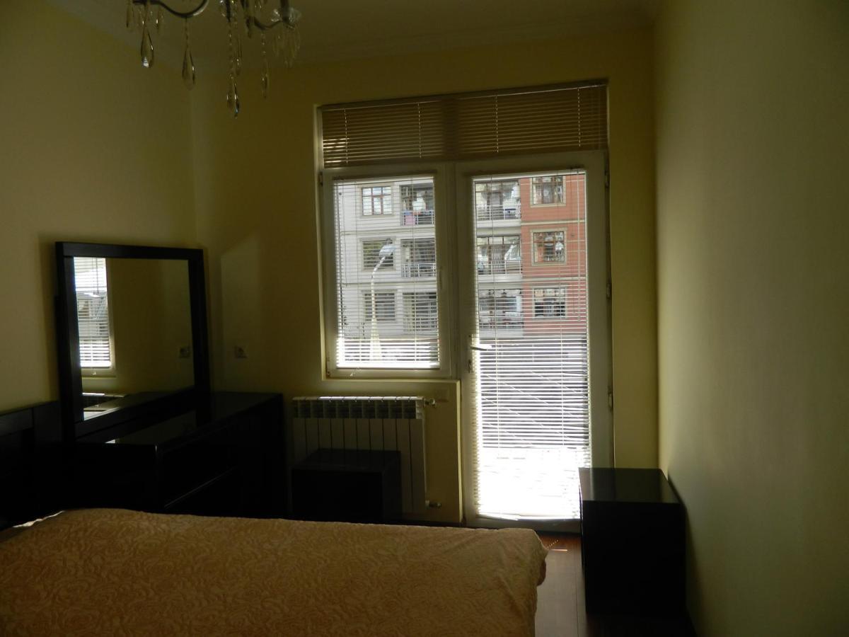 Chemi Saxli Apartment Batumi Bagian luar foto